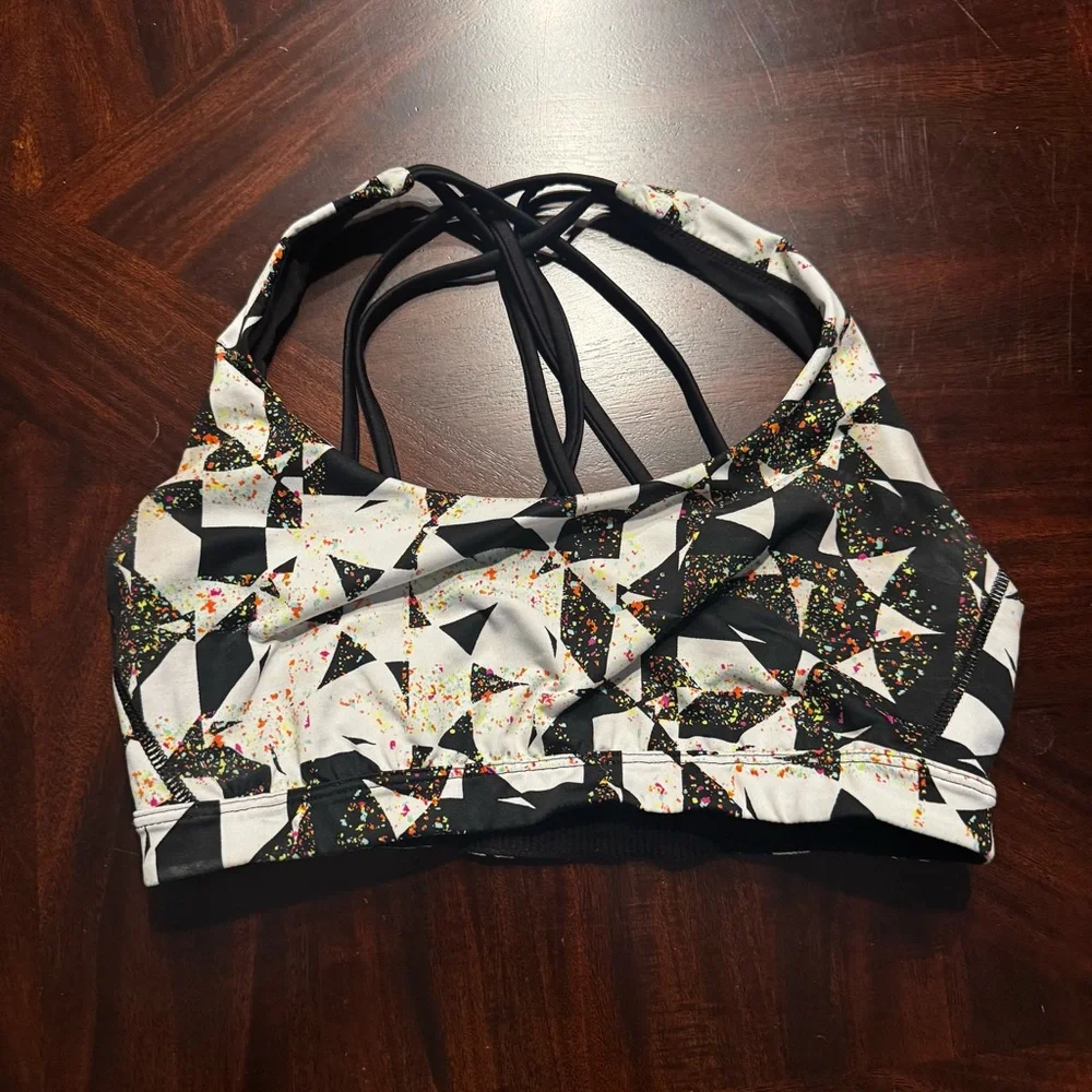 Victoria’s Secret Sport Strappy Back Sports‎ Bra Small Geometric Print